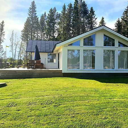 Stuga Med Havsutsikt Robertsfors Esterno foto
